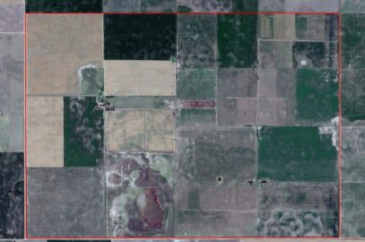 En el Partido de GENERAL VILLEGAS, Provincia de Buenos Aires. A 2.500 metros de Ruta Nº 33, a 38 km de Rufino, a 60 km de General Villegas, a 204 km de Junín y a 457 km de la Capital Federal